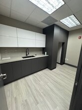 7875 SW 104th St, Miami, FL à louer Photo intérieure- Image 2 de 9