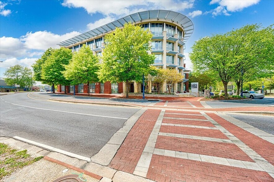 200 Westgate Cir, Annapolis, MD à louer - Photo du bâtiment - Image 2 de 20