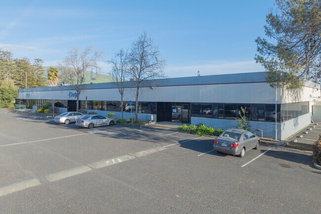 Plus de détails pour 45437 Warm Springs Blvd, Fremont, CA - Industriel à louer