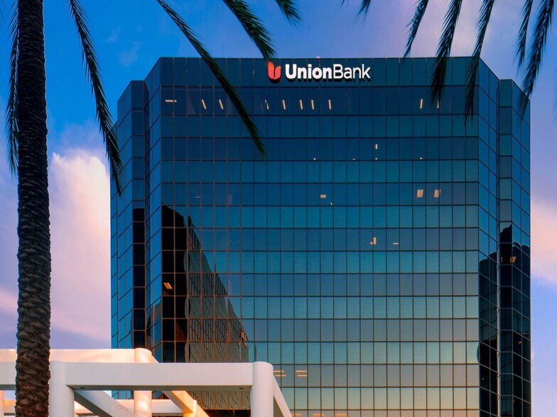 18100 Von Karman Ave, Irvine, CA à louer - Photo du bâtiment - Image 3 de 12