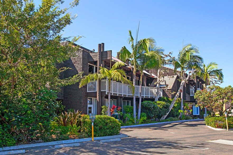 2725-2727 Shelter Island Dr, San Diego, CA à vendre - Photo du bâtiment - Image 2 de 11