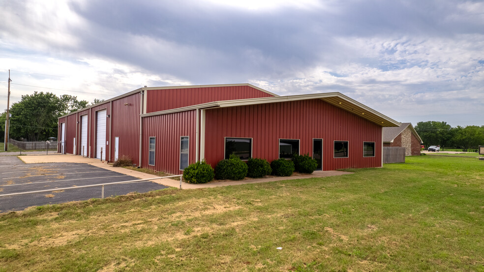 2301 S Highway 77, Pauls Valley, OK à vendre - Photo du bâtiment - Image 1 de 1