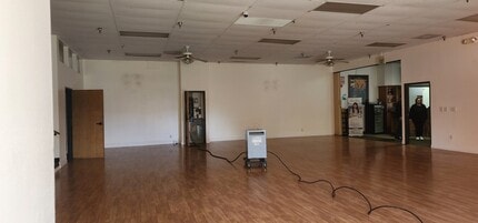 261-393 Arneill Rd, Camarillo, CA à louer Photo intérieure- Image 1 de 15