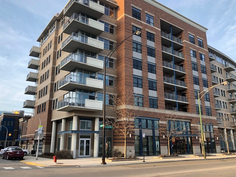 511 W Division St, Chicago, IL à louer - Photo du bâtiment - Image 3 de 3