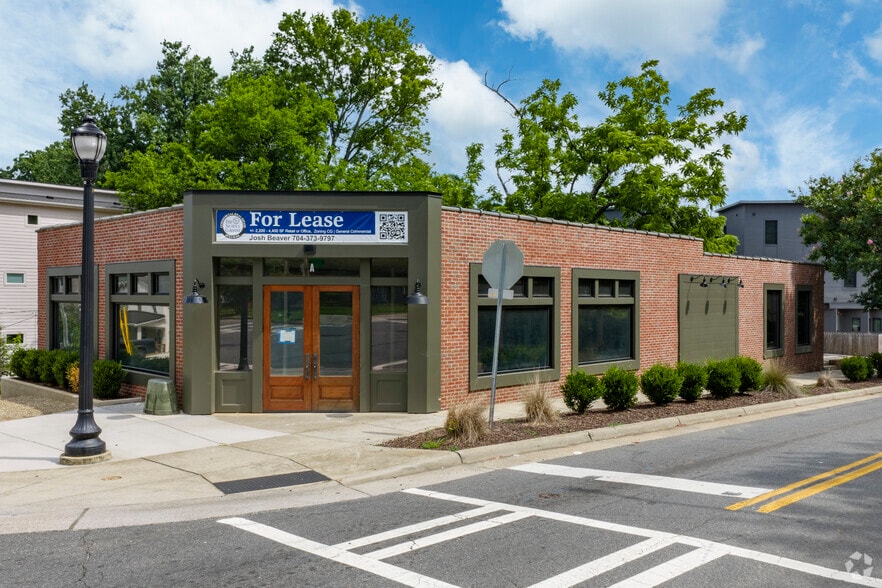 857 Belmont Ave, Charlotte, NC for lease - Building Photo - Image 2 of 13