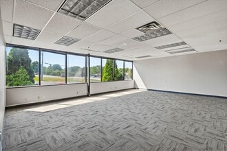 601-611 N Barker Rd, Brookfield, WI for lease Interior Photo- Image 1 of 2