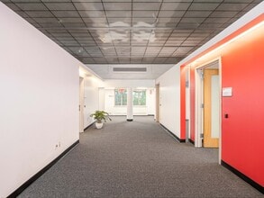 62-66 W 11th St, New York, NY à louer Photo intérieure- Image 2 de 9