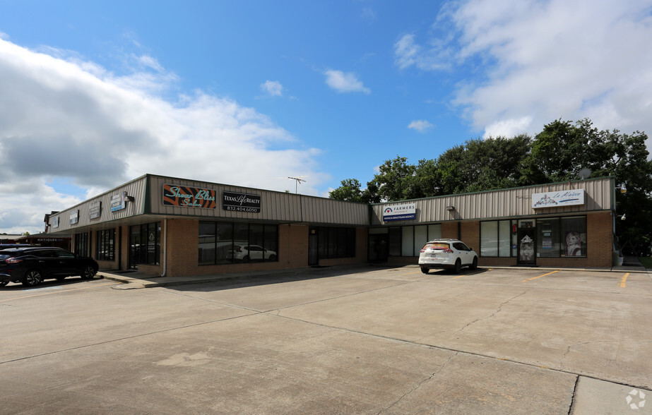 1010 S Magnolia Blvd, Magnolia, TX for lease - Building Photo - Image 1 of 2