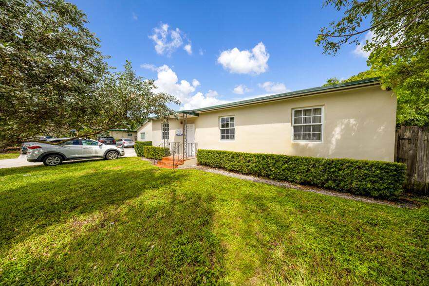 1845 Garfield St, Hollywood, FL à vendre - Photo du bâtiment - Image 3 de 20