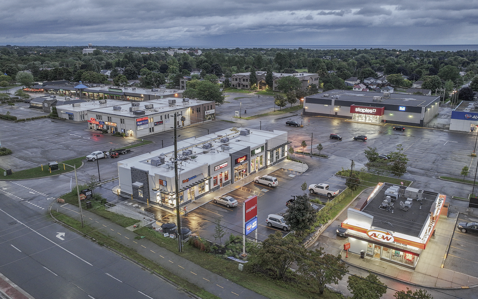 1025 Elgin St W, Cobourg, ON à louer - Photo du bâtiment - Image 2 de 6