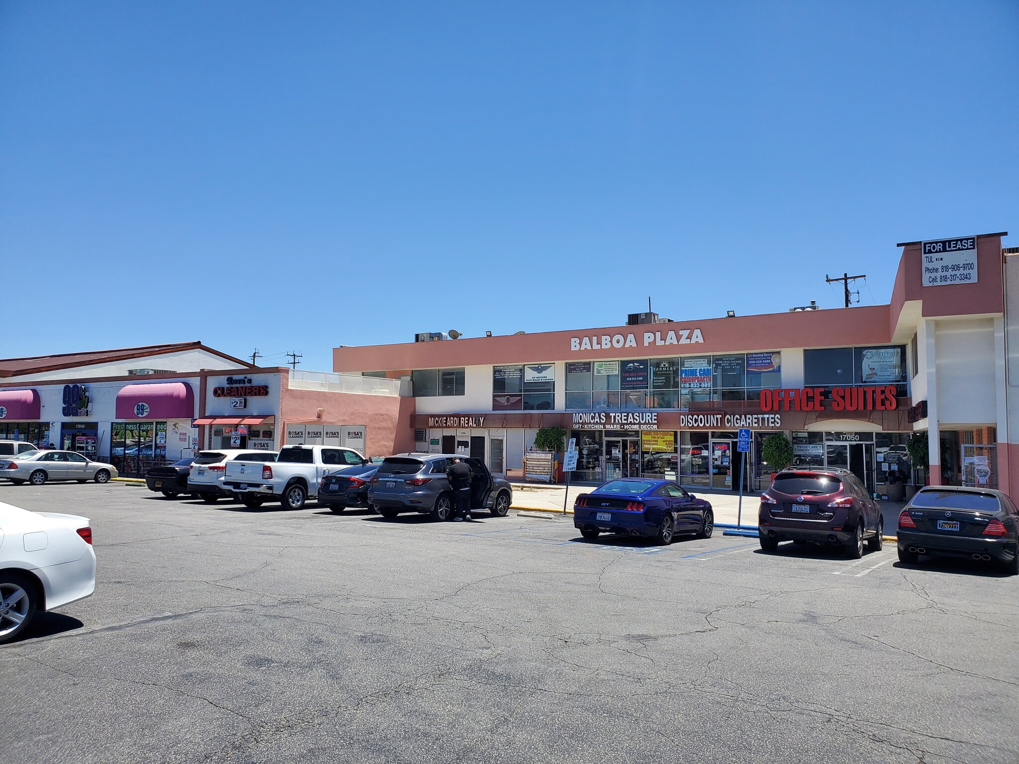 17050 Chatsworth St, Granada Hills, CA for lease Building Photo- Image 1 of 3