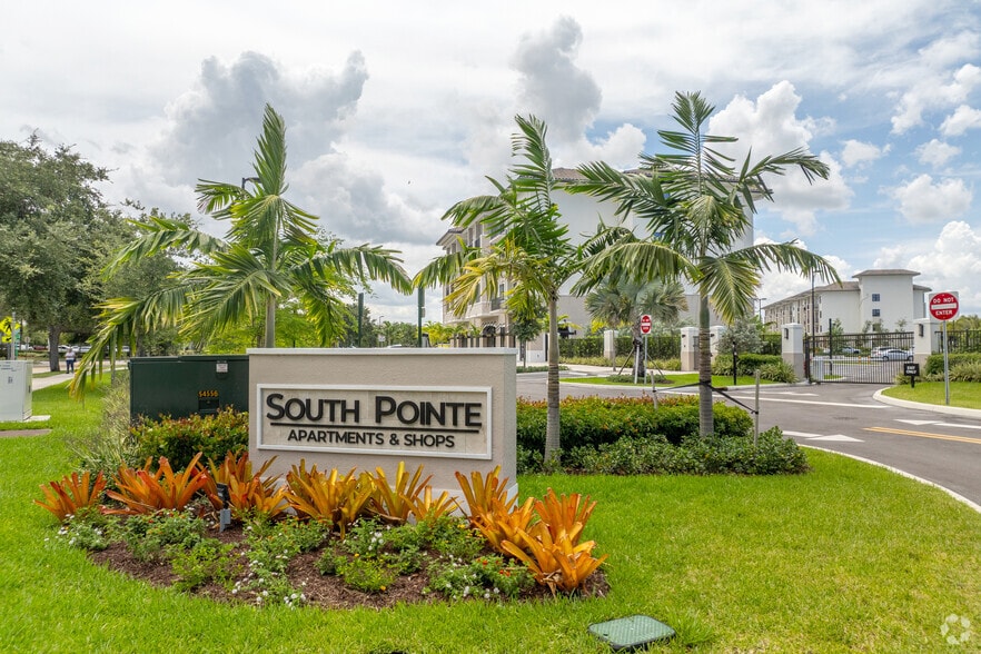 8205 Commerce Way, Miami Lakes, FL for lease - Building Photo - Image 2 of 67