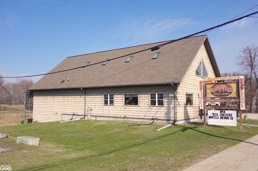 201 Main St, Montello, WI à vendre - Photo du bâtiment - Image 3 de 32