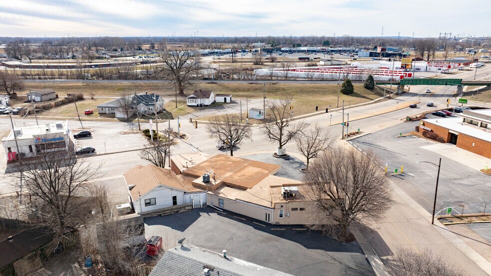 344 St Louis ave, East Alton, IL à vendre - Photo du bâtiment - Image 3 de 50