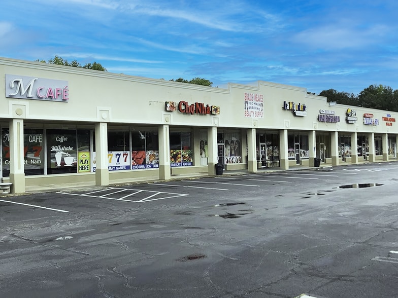 5265 Lawrenceville Hwy NW, Lilburn, GA for lease - Building Photo - Image 3 of 12