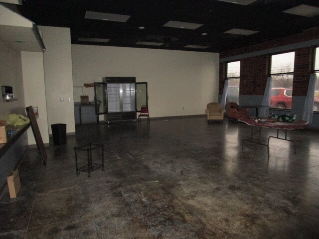 1325 N Main St, Adrian, MI à louer Photo intérieure- Image 1 de 4