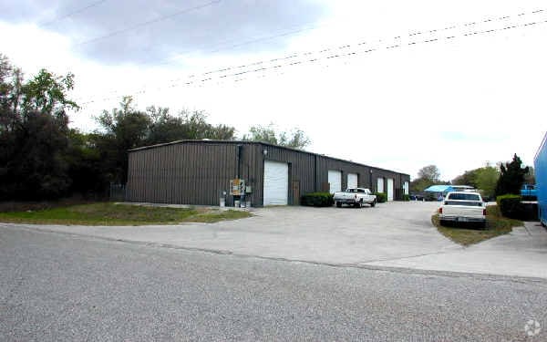 12220 Hazen Ct, Thonotosassa, FL for lease Primary Photo- Image 1 of 11
