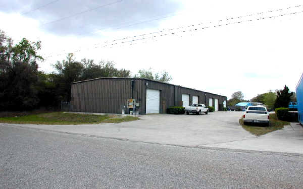 Plus de détails pour 12220 Hazen Ct, Thonotosassa, FL - Industriel à louer