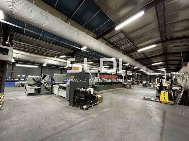 Flex in Bron for sale - Building Photo - Image 2 of 5