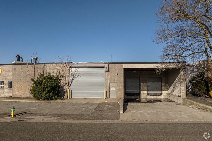 320 Buffalo Ave, Freeport, NY for lease - Building Photo - Image 2 of 5