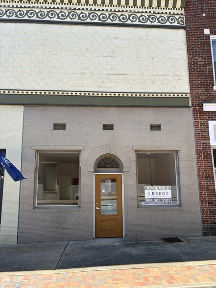 126 E Main St, Laurens, SC for lease - Building Photo - Image 2 of 5