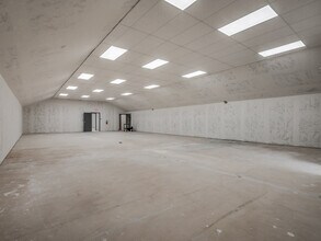 4403-4411 SW 3rd St, Oklahoma City, OK for sale Interior Photo- Image 2 of 33