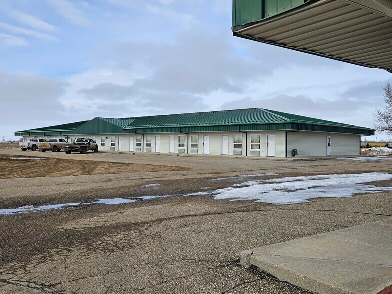 238 Sims Ave, Weyburn, SK à vendre - Photo du bâtiment - Image 3 de 17