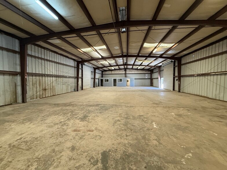 3432 Gilmore Ave, Bakersfield, CA for lease - Building Photo - Image 3 of 5