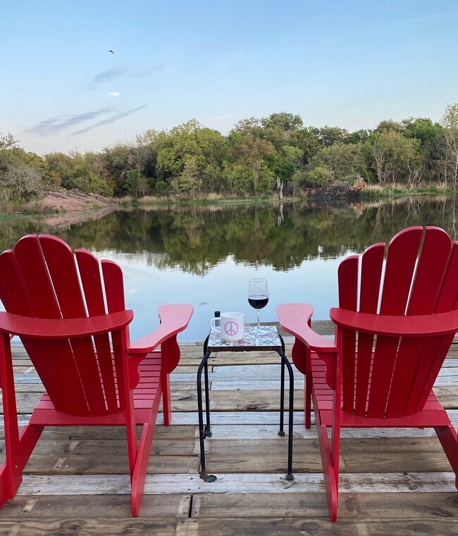 Plus de détails pour 318 Clear Creek Dr, Burnet, TX - Spécialité à vendre