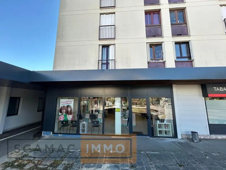 Commerce de détail dans Brétigny-sur-Orge à vendre - Photo du bâtiment - Image 2 de 7