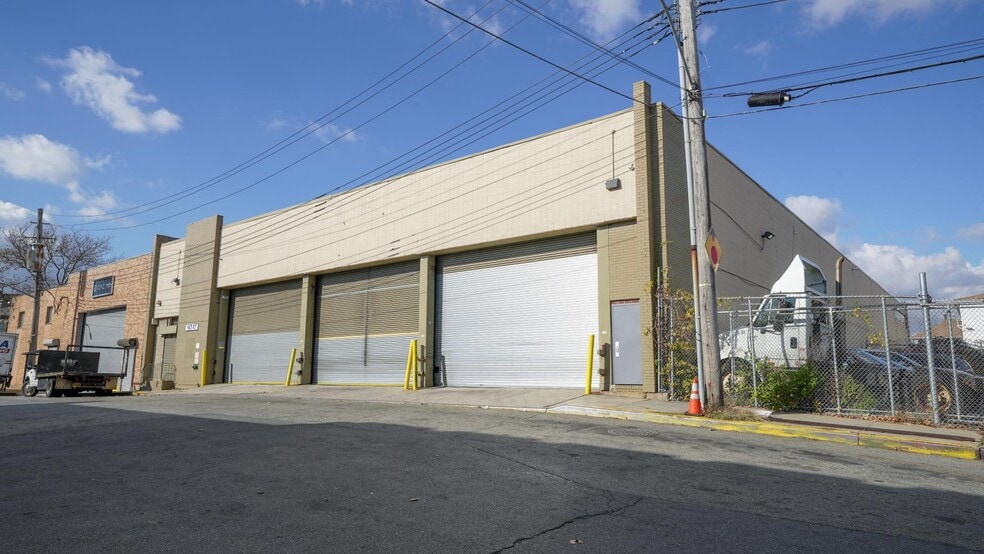 167-17 146th Rd, Jamaica, NY for lease - Building Photo - Image 3 of 5