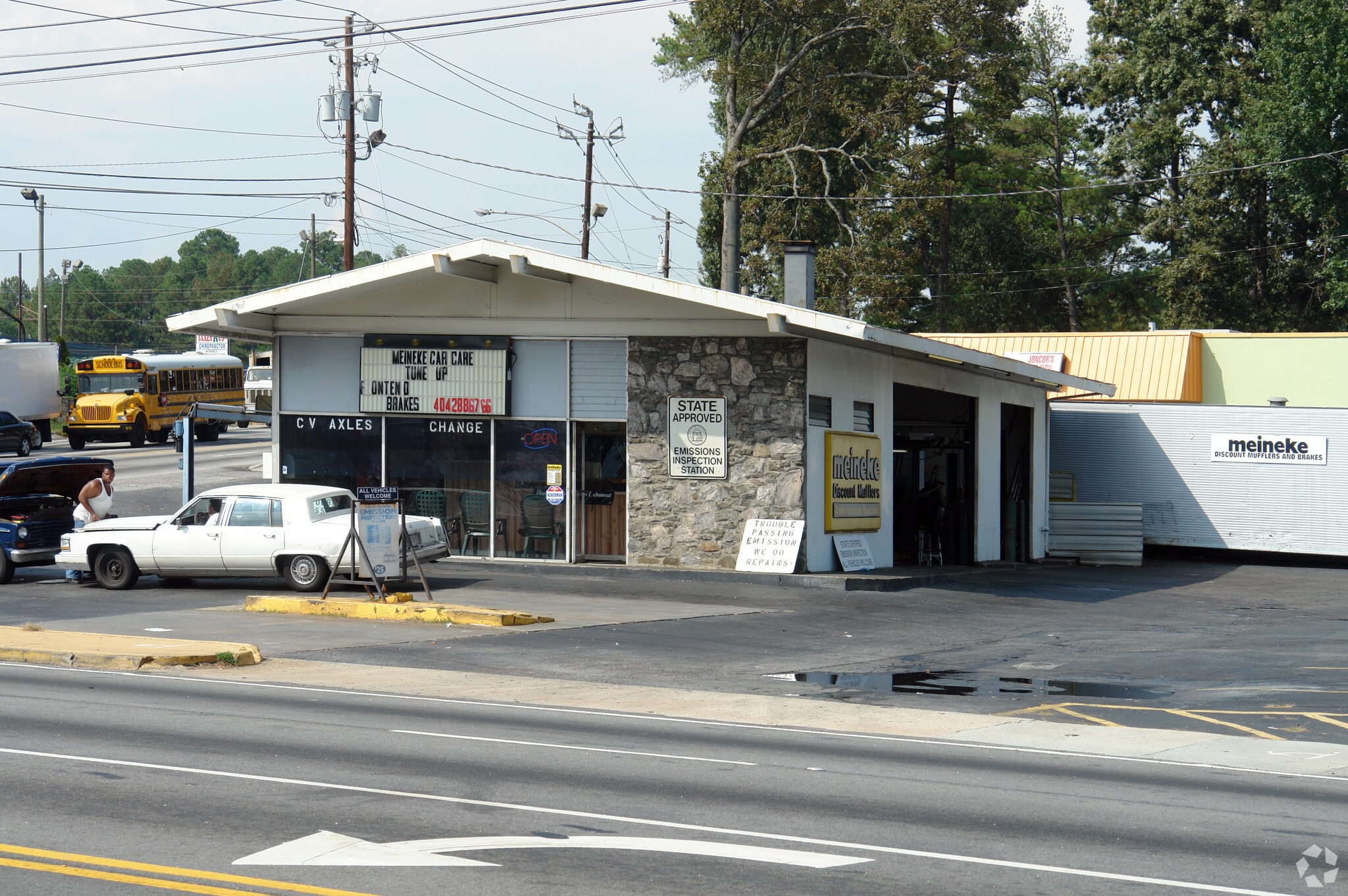 4062 Glenwood Rd, Decatur, GA for lease Primary Photo- Image 1 of 3