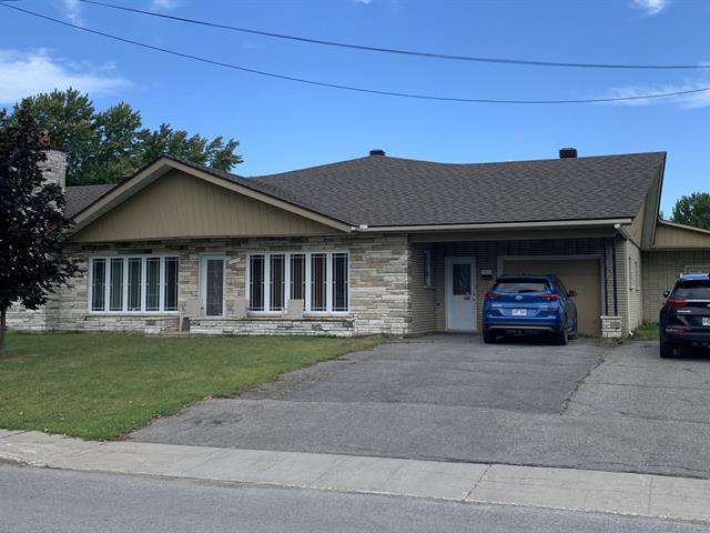 271 14e Av, Saint-lin-laurentides, QC for sale - Primary Photo - Image 1 of 1