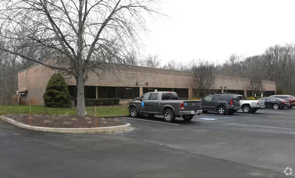 490 W Route 33, Millstone Township, NJ for lease Building Photo- Image 1 of 1