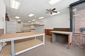 245 Elm St, West Springfield, MA à louer Photo intérieure- Image 2 de 8