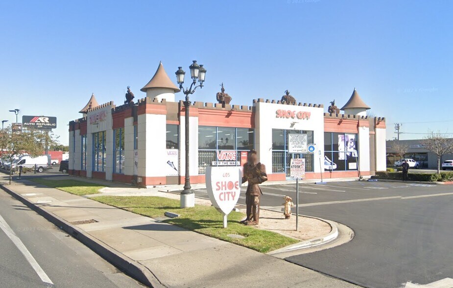 605 S Harbor Blvd, Santa Ana, CA à louer - Photo du bâtiment - Image 1 de 2