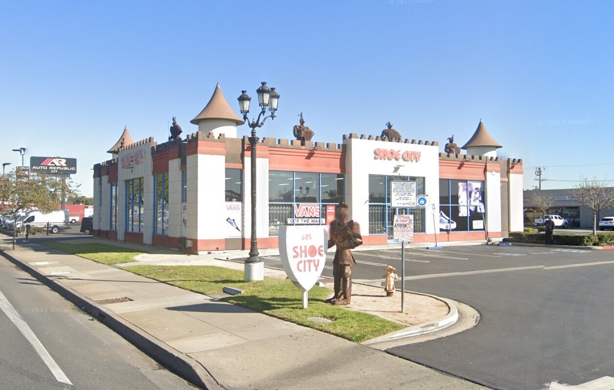 605 S Harbor Blvd, Santa Ana, CA à louer Photo du bâtiment- Image 1 de 3