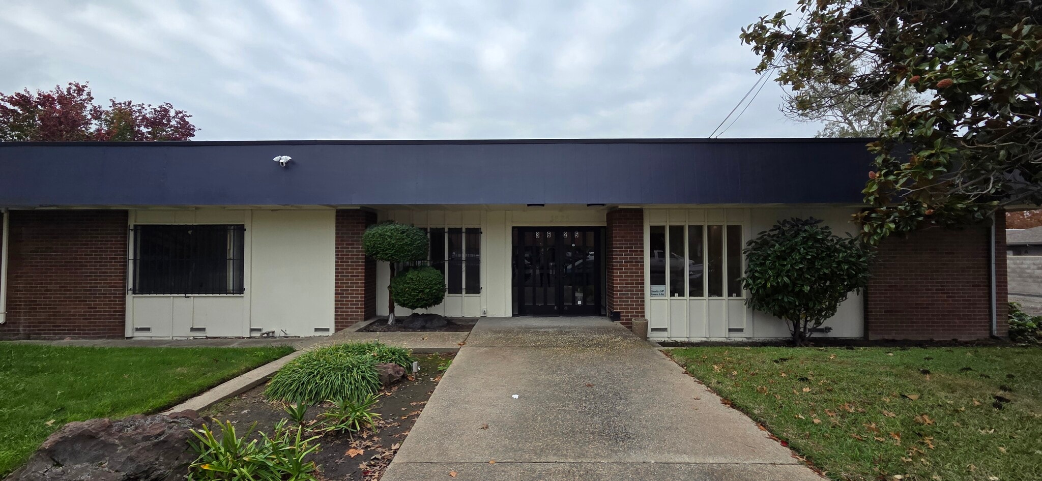 3625 Mission Ave, Carmichael, CA à louer Photo principale- Image 1 de 24