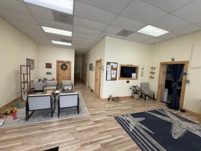 170 Flanders Rd, Niantic, CT for lease Interior Photo- Image 1 of 16