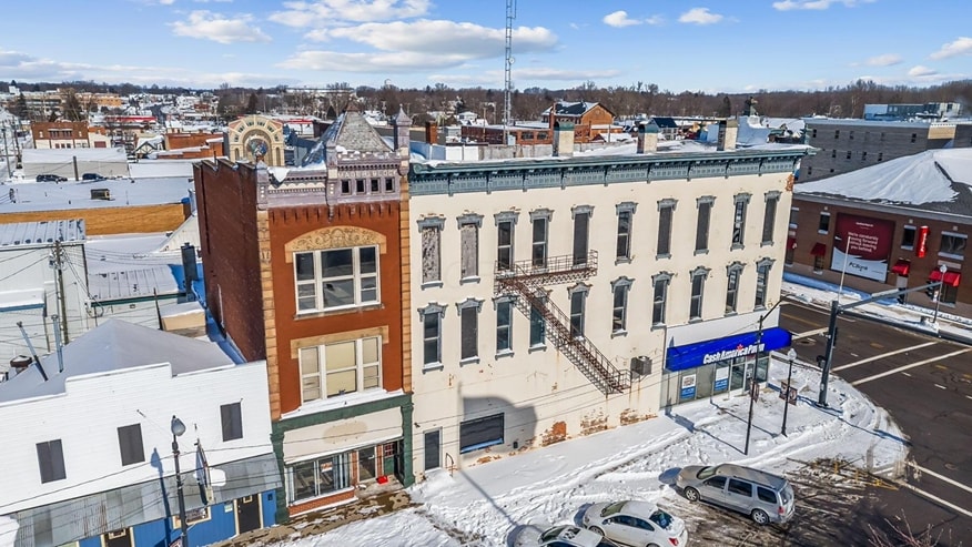 153 Washington Sq, Bucyrus, OH à vendre - Photo principale - Image 1 de 4