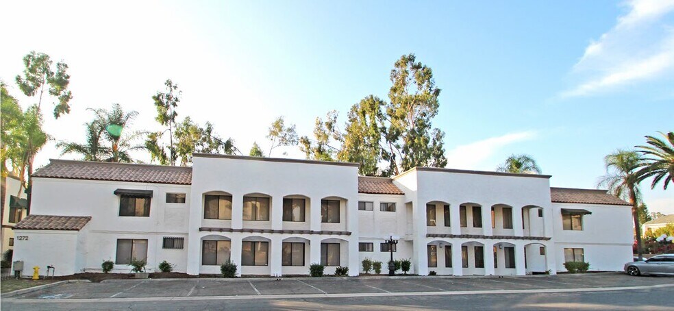 1274 Center Court Dr, Covina, CA à louer - Photo du bâtiment - Image 3 de 4