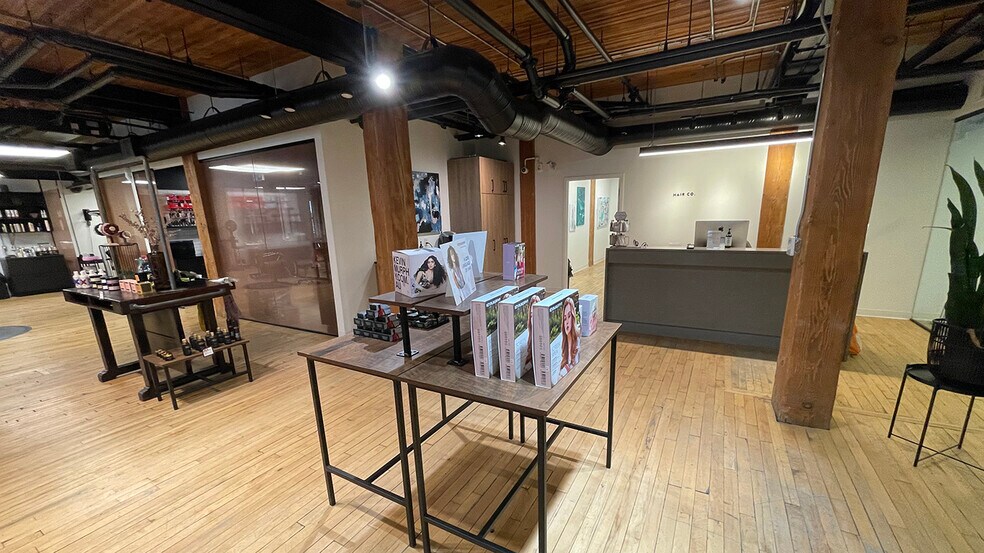 139 Market Ave, Winnipeg, MB à vendre - Photo intérieure - Image 2 de 14