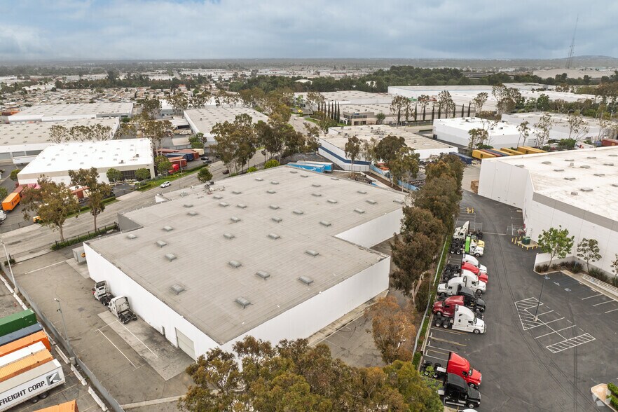 360 W Victoria St, Compton, CA à louer - Aérien - Image 2 de 6
