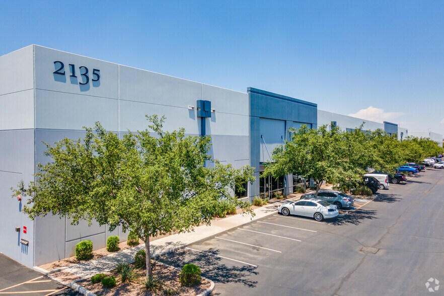 2135 S 11th Ave, Phoenix, AZ for lease - Building Photo - Image 1 of 5