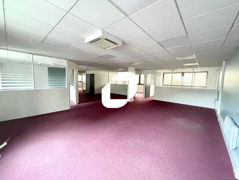 Office in Boulogne-Billancourt for lease - Interior Photo - Image 3 of 10