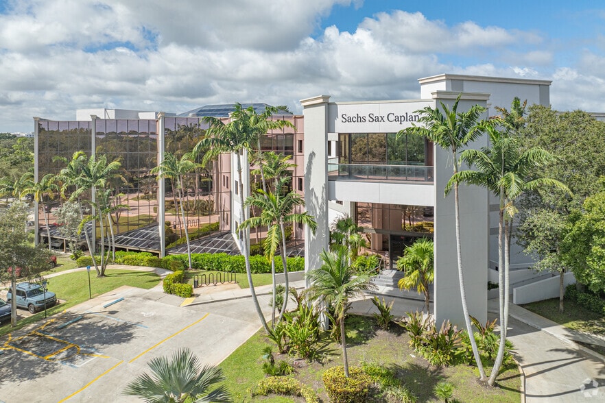 6111 Broken Sound Pky NW, Boca Raton, FL for lease - Primary Photo - Image 1 of 17