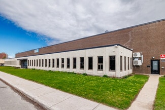 Plus de détails pour 401-425 Blvd Montpellier, Montréal, QC - Industriel à louer