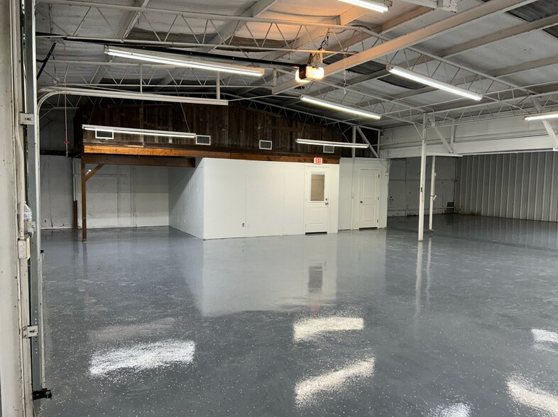 718 E Hundley Dr, Lake Dallas, TX à louer - Photo intérieure - Image 2 de 7