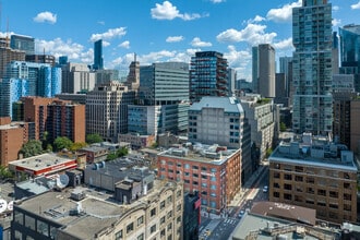 240 Richmond St W, Toronto, ON - AERIAL map view