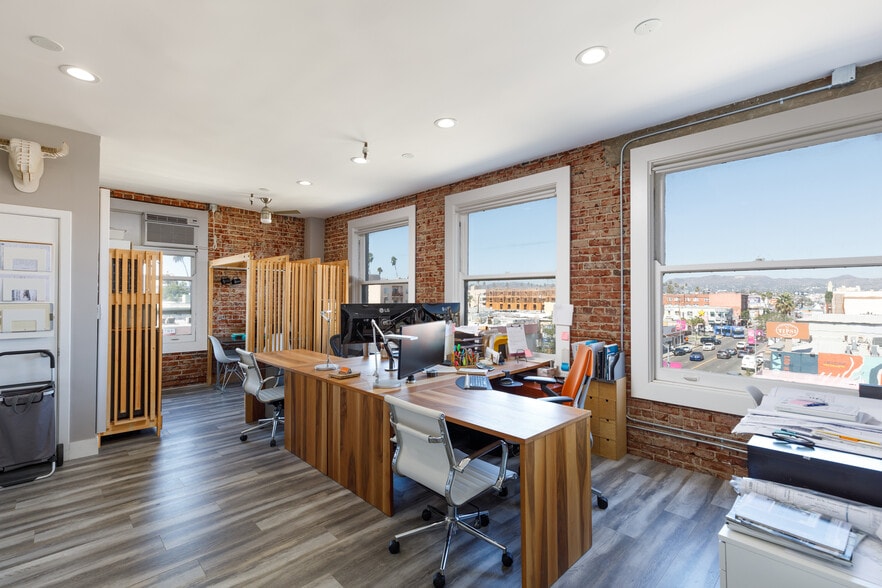 3923 W 6th St, Los Angeles, CA for lease - Building Photo - Image 3 of 20